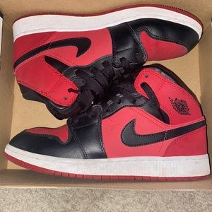 Air Jordan 1 Mid